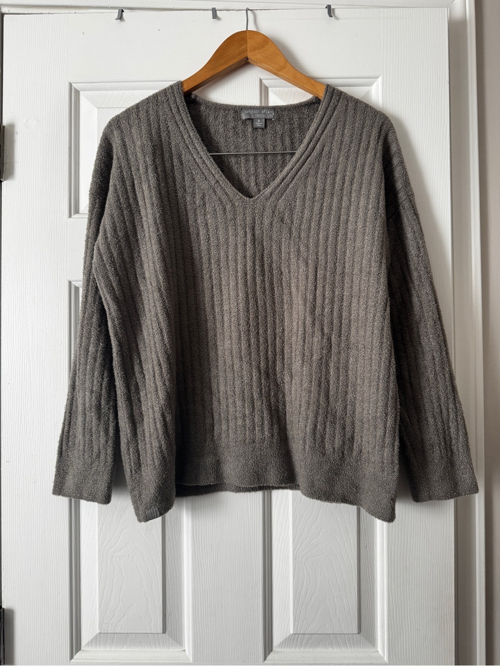 Barefoot Dreams CozyChic Lite Ribbed V-Neck Sweater Carbon Gray M